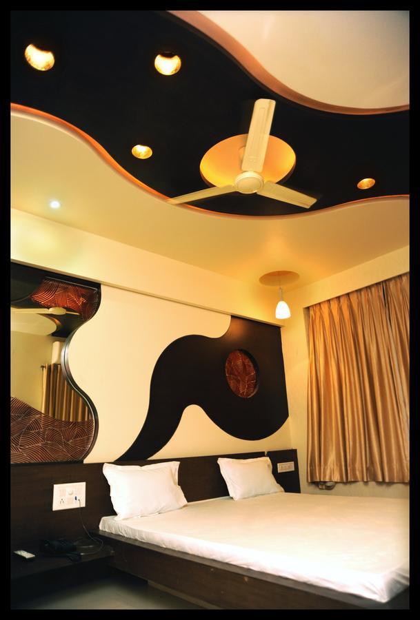 Tulsi Motel Nadiād Εξωτερικό φωτογραφία