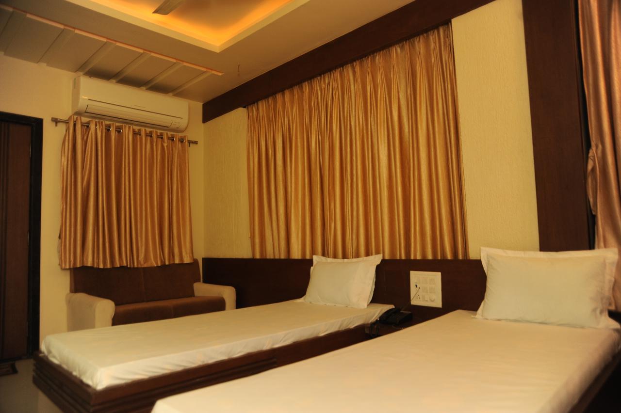 Tulsi Motel Nadiād Εξωτερικό φωτογραφία