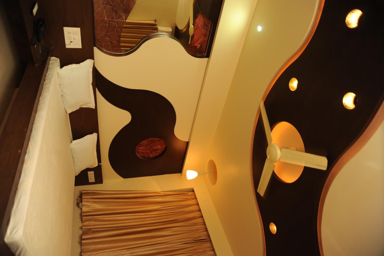 Tulsi Motel Nadiād Εξωτερικό φωτογραφία